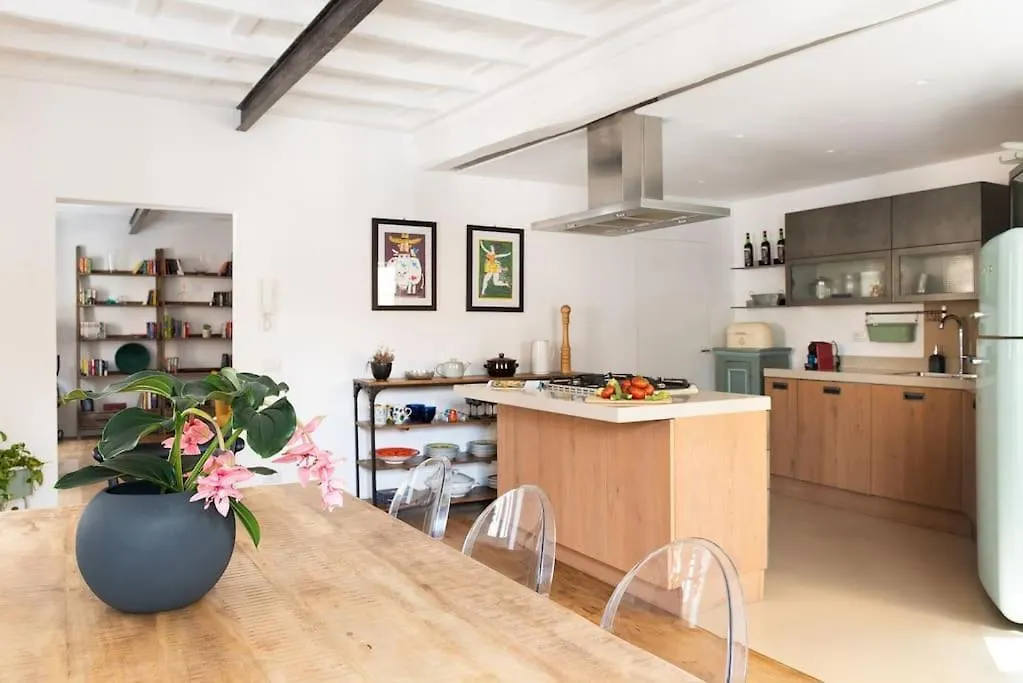 Apartment Idyllia - Cozy Central Retreat In Trastevere Rome Italy